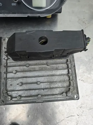 Motorsteuergerät Satz Ford Fiesta MK5 V  4S6112A650KC Siemens 9ANC - Bild 4