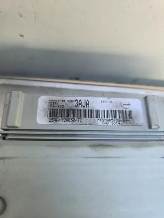 Original Ford Focus I Motorsteuergerät Satz 2S4A12A650TC 3AJA - Bild 4