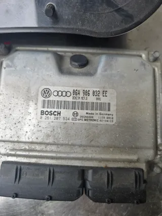 AUDI A3 8L 1.6 Motor Motorsteuergerät Satz 06A906032EE - Bild 4