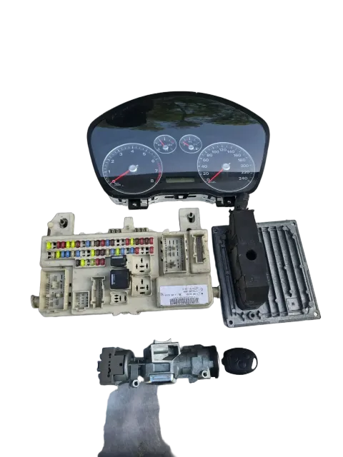 Background image for Ford Focus II MK2 Motorsteuergerat Satz 4M5112A650HJ