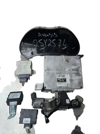 TOYOTA AVENSIS T25 Motorsteuergerät set 8966105c70 2.20 Diesel - Bild 1