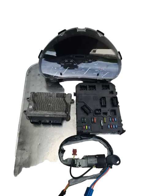 Background image for Citroen Berlingo Benzin Motorsteuergerät Set 9665799180