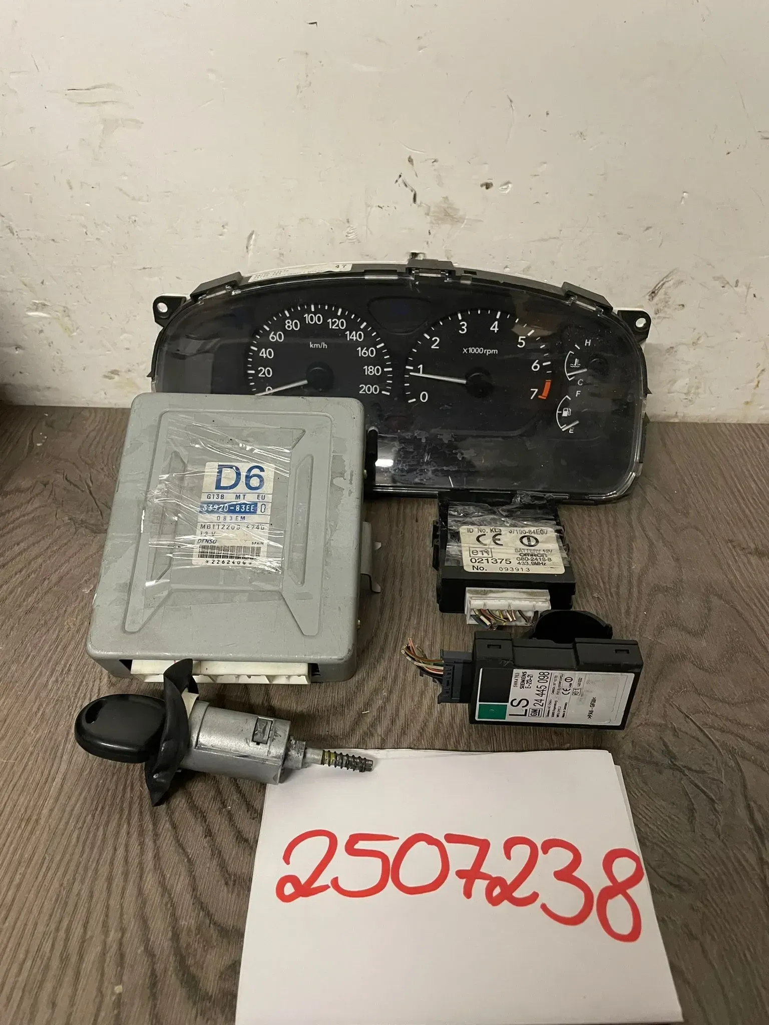 Original Suzuki Wagon R Steuergerät Set 3392083EE - Bild 1