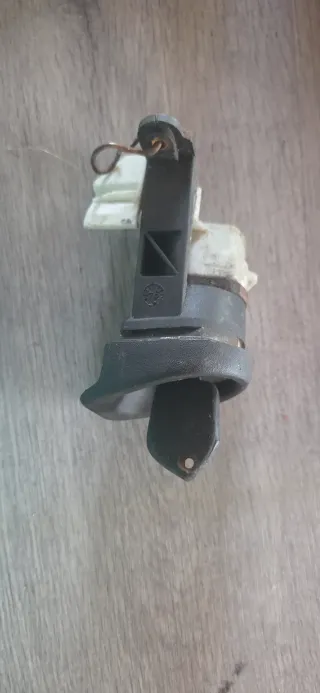 Peugeot 205 heckschloss schloß - Bild 1