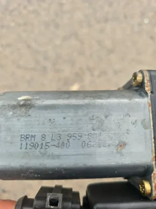 Audi A3 8L Fensterheber Motor vorne links 8L3959801 nur beim 2/3-Türer - Bild 2