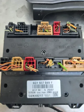 Motorsteuergerät Satz  VW Polo 9N3  1,2l 51kw BZG  03E906023B - Bild 3