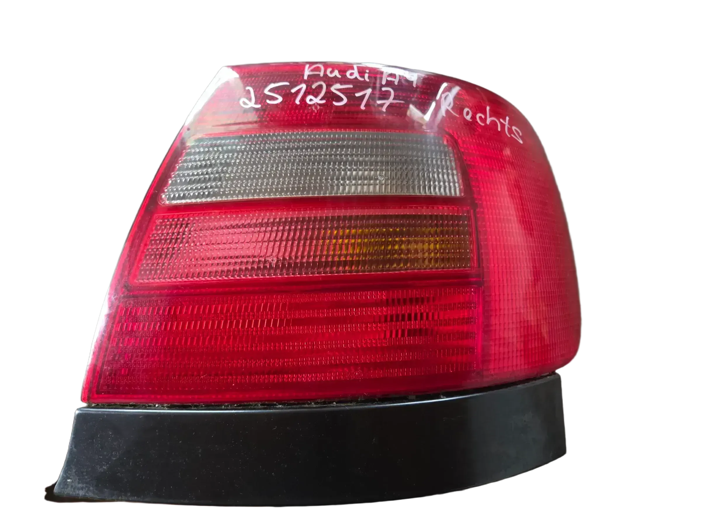 Audi A4 B5 Rückleuchte rechts - Bild 1
