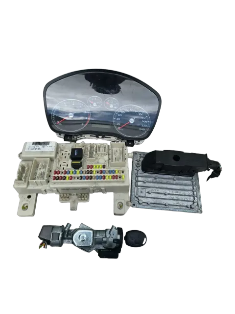 Background image for Ford Focus  Benzin Motorsteuergerät Set 5M5112A650HF 85kW
