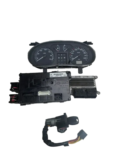 Background image for Motorsteuergerät Set 8200162381 Renault Clio II 1.2 43kW 58PS