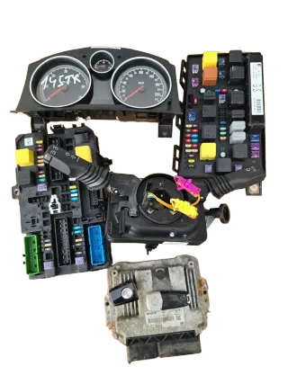 SET Motorsteuergerät Tacho Lesespule Sicherungskasten 0281014452 Opel Astra 1.9 145 tkm, Keyless Go - Bild 1