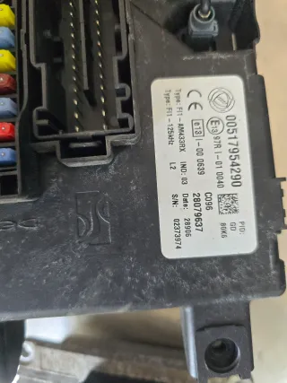 Fiat Punto 199 1.4 Motorsteuergerät Steuergerät Set ECU 51793102 - Bild 2