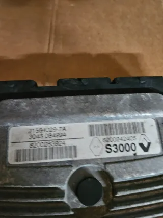RENAULT MEGANE II 1.6 16V Steuergerät Motor  82002424058 - Bild 4
