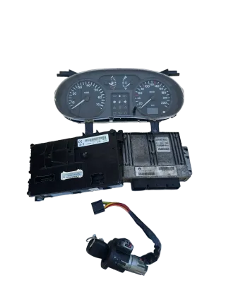 Renault Clio II Motorsteuergerät Set 8200153840 - Bild 1