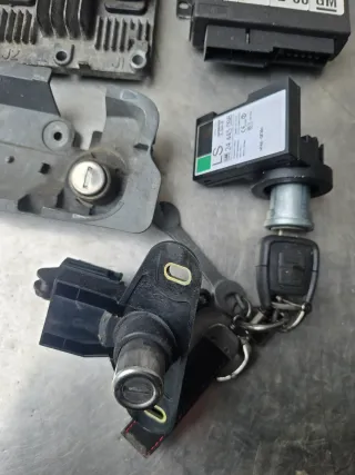 Opel Astra G  2,2 Z22SE Motorsteuergerät Satz 09391283 - Bild 3