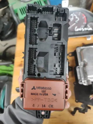 Mitsubishi Carisma 2003 1.9 Diesel Motorsteuergerät  Set Modul ECU MR507870 - Bild 3