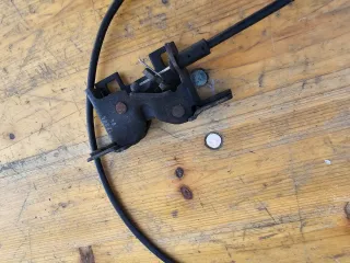 MERCEDES SLK R171 Motorhaube Schloss - Bild 2