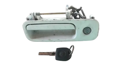 Background image for Keckklappengriff mit Schlisszylinder und Schlüssel 6N0827565A VW Lupo  Polo