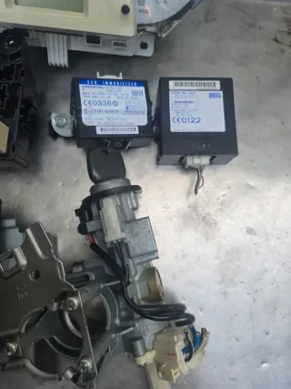 Subaru Justy Motorsteuergerät Satz 89560B1810 - Bild 2