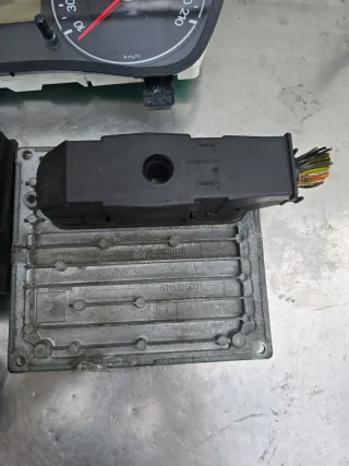 Original Ford Fiesta MK5 Motorsteuergerät Set 6S6112A650GD - Bild 4