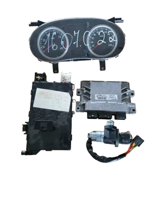 Renault Clio  Motorsteuergerät Set  SIEMENS S120201105A 8200417597 - Bild 1