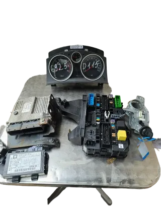 Opel Astra H Motorsteuergerät Set 55566036 HE - Bild 1