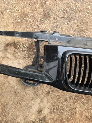 BMW 3er Compact E36 316i Schloßträger Frontblech Frontmaske Vorderwand mit Grill - Bild 3