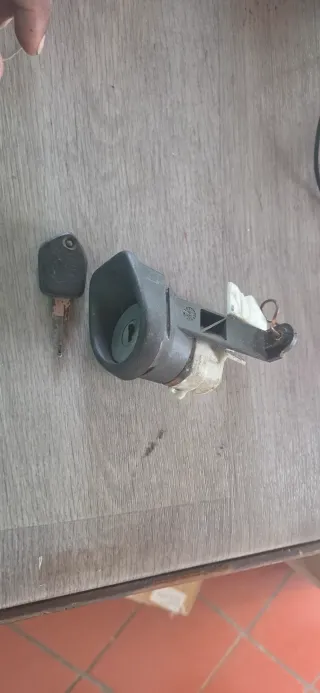 Peugeot 205 heckschloss schloß - Bild 2