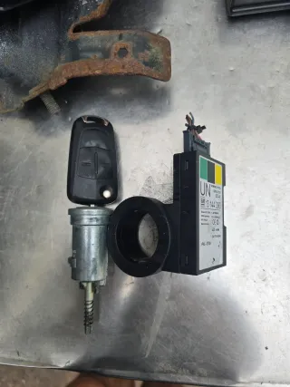 Opel Meriva A Motorsteuergerät Satz 1,7 Diesel Z17DTR  98002896 - Bild 2
