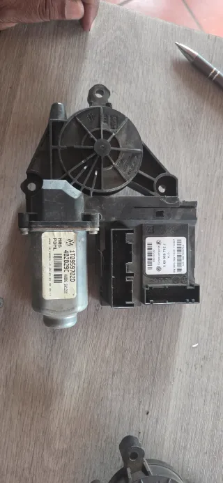 Volkswagen Touran I 2008 Rechts Fensterhebermotor Tür vorne 1T0959702D ODL37487 - Bild 1