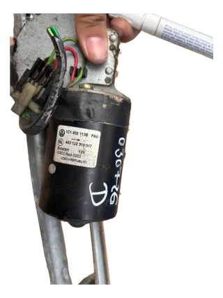 VW new Beetle cabrio  Wischermotor Motor Wischer vorne  1C1955113B - Bild 2