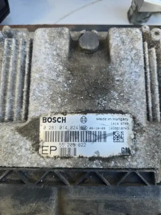 Opel Astra H 1.9CDti Motorsteuergerät Satz 55205622 EP  0281014024 - Bild 4