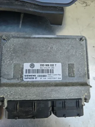 Motorsteuergerät Set VW Polo 9N 1.2 40KW 03D906032T - Bild 4