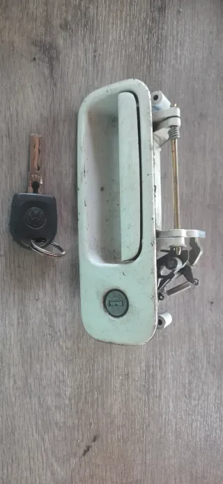 Keckklappengriff mit Schlisszylinder und Schlüssel 6N0827565A VW Lupo  Polo - Bild 1