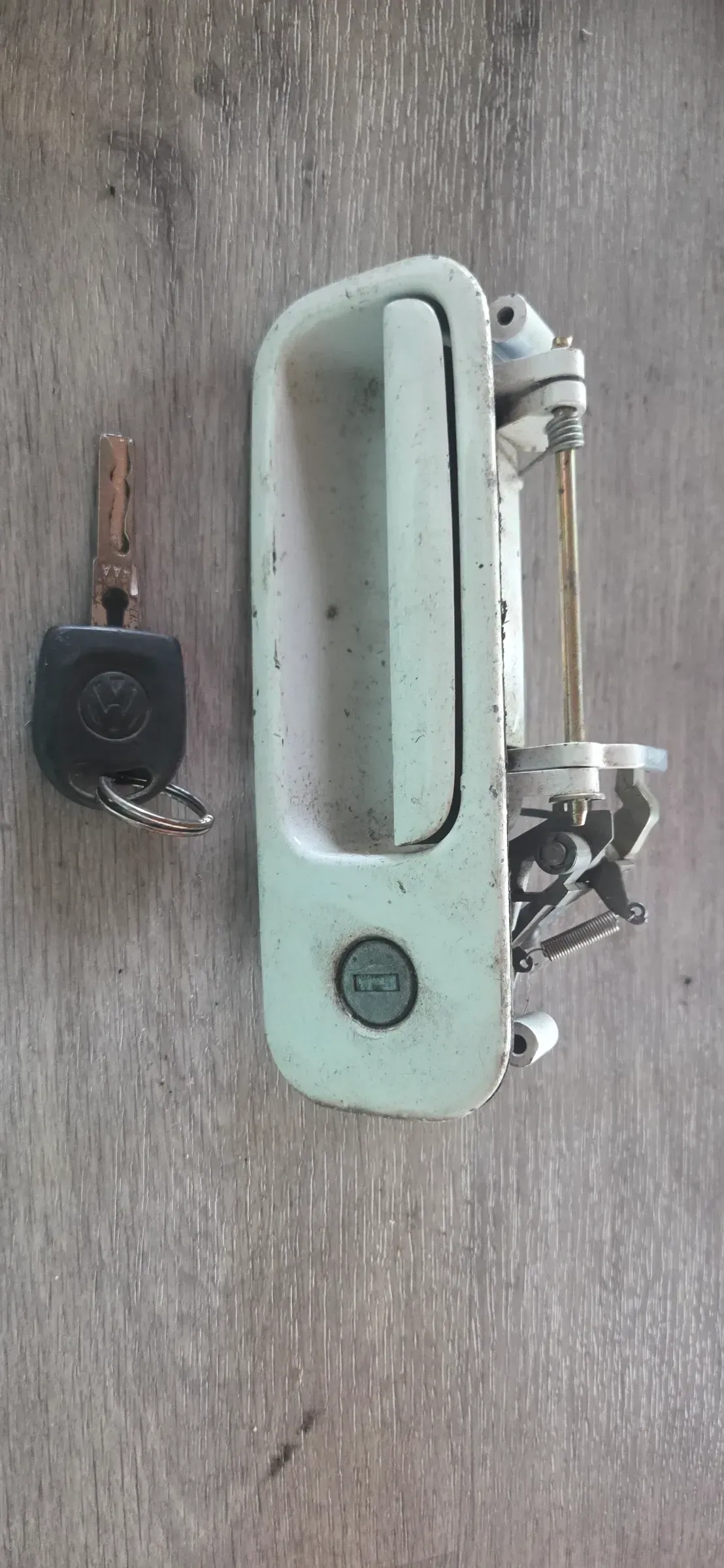 Keckklappengriff mit Schlisszylinder und Schlüssel 6N0827565A VW Lupo  Polo - Bild 1
