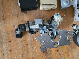 Steuergerät Motor Schließsatz Komplettset für DAIHATSU Sirion 89560-B1220 - Bild 2