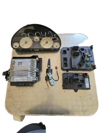 PEUGEOT 407 SW 6E Motorsteuergerät Set ECU 5WS40167GT - Bild 1
