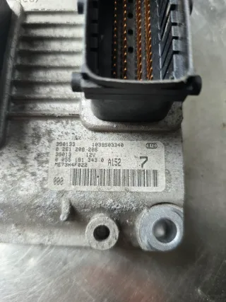Fiat Idea 1.4l 70kW Motorsteuergerät 0261208206 - Bild 4