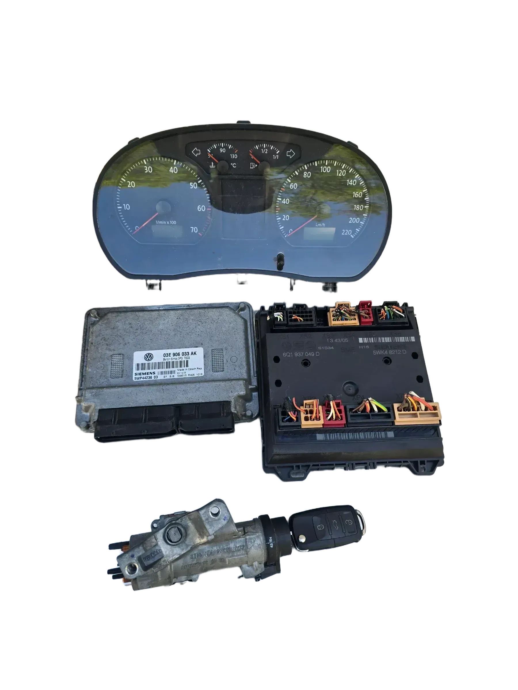 VW Polo 9N2 - Motorsteuergerät  Set 03E906033AK - Bild 1