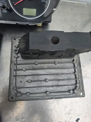 Ford Fiesta JD3 JH1 1,3i  Motorsteuergerät Kit 4S6112A650KC - Bild 4
