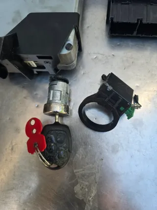 Ford Mondeo III 1,8 16V 92kW Motorsteuergerät Set 3S7A-12A650-HB - Bild 2