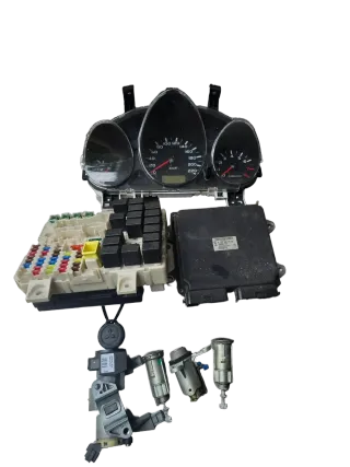 Mitsubishi Colt Motorsteuergerät Set Motor 1,5 Benzin A1351507679 - Bild 1