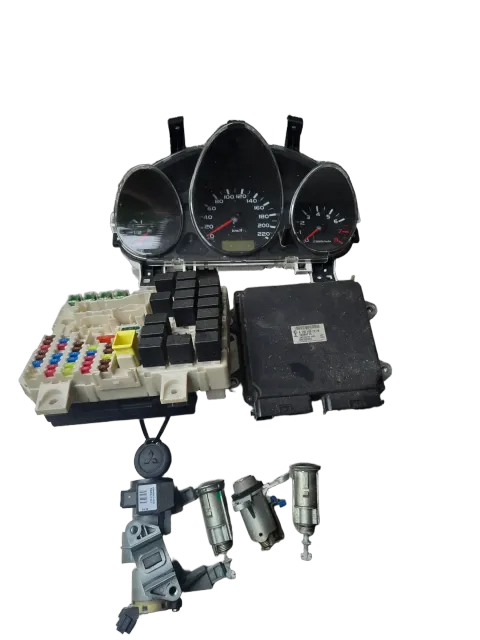 Background image for Mitsubishi Colt Motorsteuergerät Set Motor 1,5 Benzin A1351507679