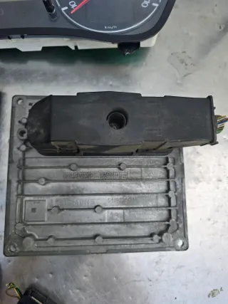Original Ford Fiesta MK5  Motorsteuergerät Satz 6S6112A650NC - Bild 4