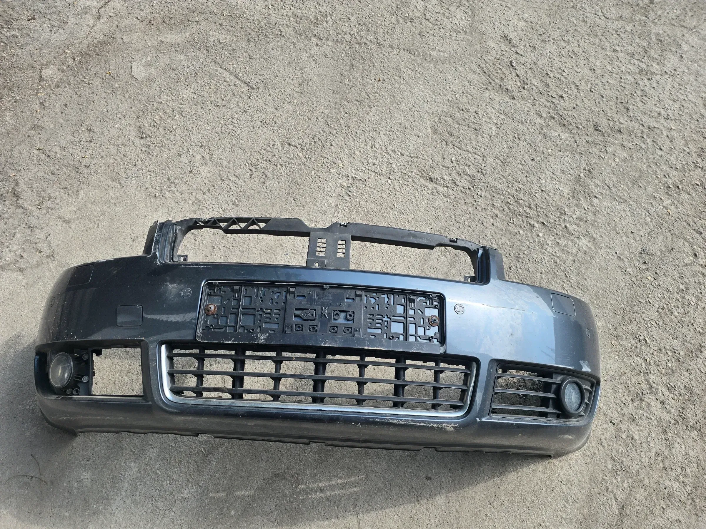 Audi A4 8H B6 Cabrio Stoßfänger vorn Frontschürze Nebel SRA Gerissen - Bild 1