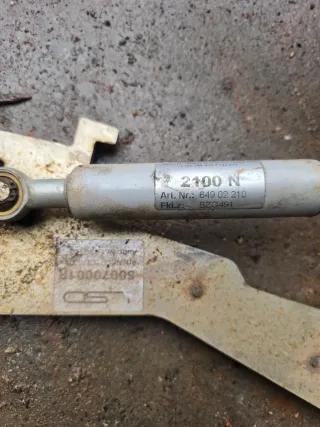 Flügeltür Schaniere Peugeot 206CC Links + Rechts - Bild 2