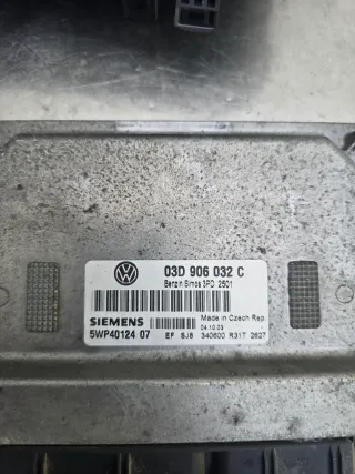 VW Polo 9N 1.2Benzin 40KW Motorsteuergerät Satz 03D906032C - Bild 4