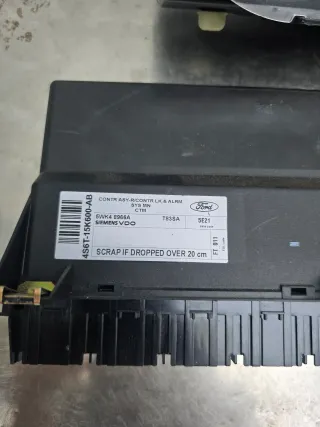 Ford Fiesta V MK5 Motorsteuergerät Satz 4S6112A650JC - Bild 3