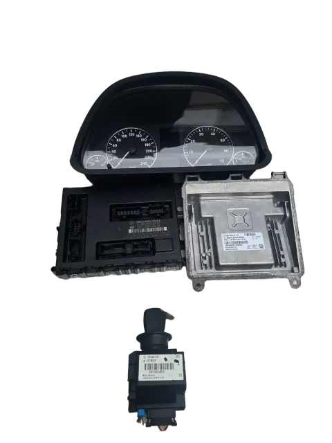 Background image for Mercedes-Benz A170 W169 Motorsteuergerät Satz A2661533179