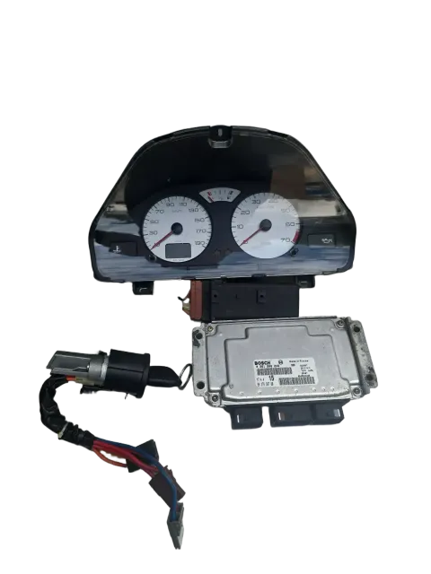 Background image for Motorsteuergerät Set Peugeot106 ,1l 44Kw 0261206246
