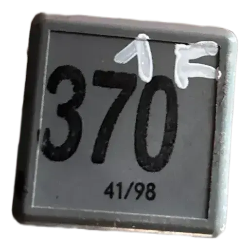 Audi A4 B5, A6 4F Arbeitskontaktrelais „370“ 8D0951253 - Bild 1
